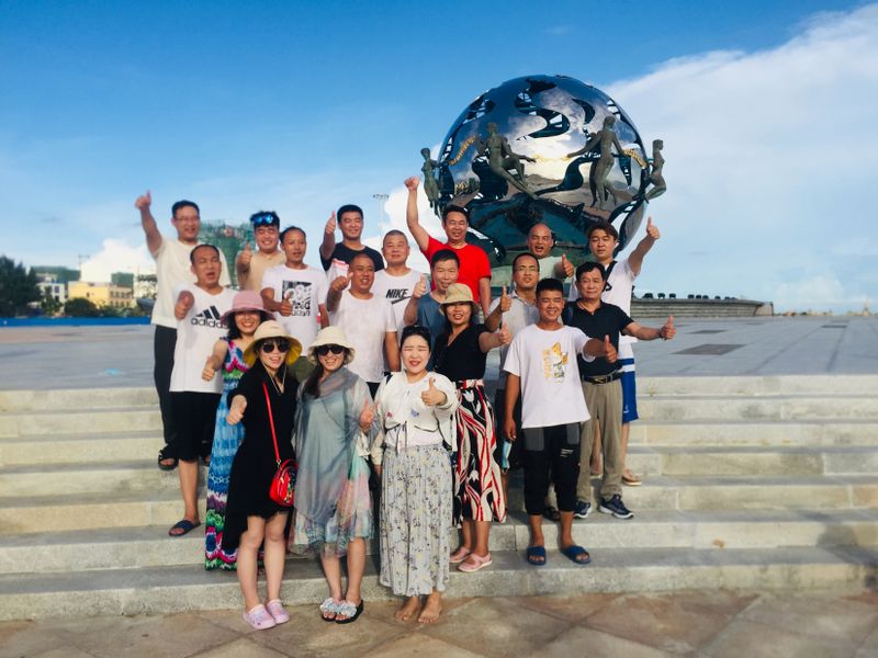 　　放飛心情，感受*美旅行